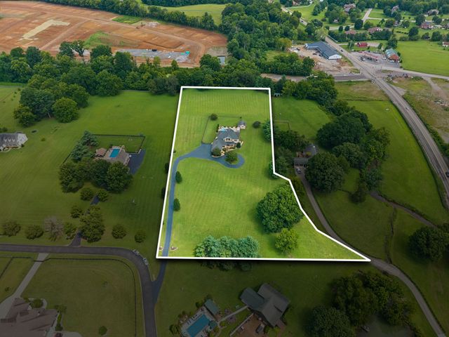 1810 Savannah Springs Dr, Franklin, TN 37064
