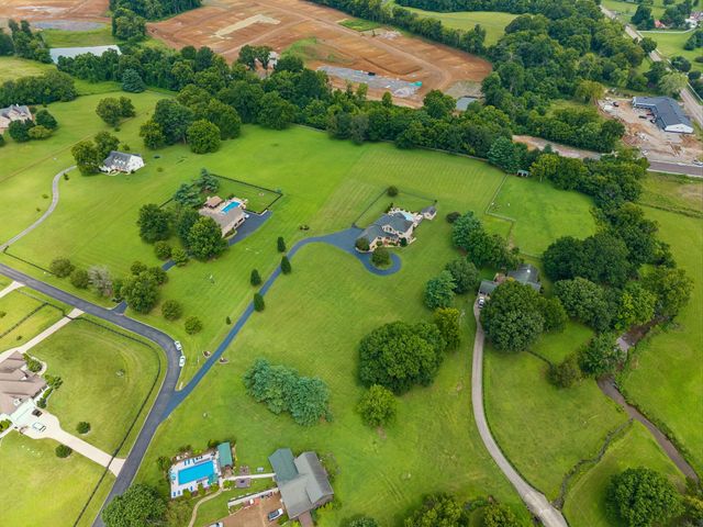 1810 Savannah Springs Dr, Franklin, TN 37064