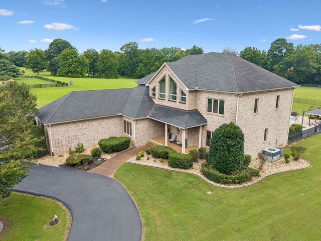 1810 Savannah Springs Dr, Franklin, TN 37064