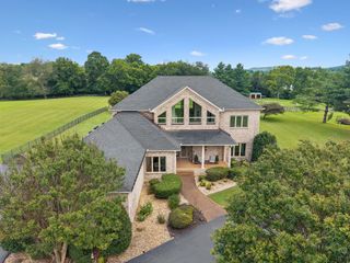1810 Savannah Springs Dr, Franklin, TN 37064