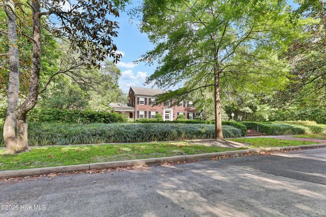 1411 Live Oak Parkway, Wilmington, NC 28403