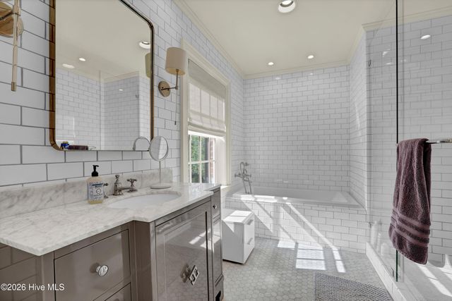 1411 Live Oak Parkway, Wilmington, NC 28403