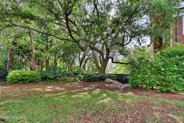 1411 Live Oak Parkway, Wilmington, NC 28403