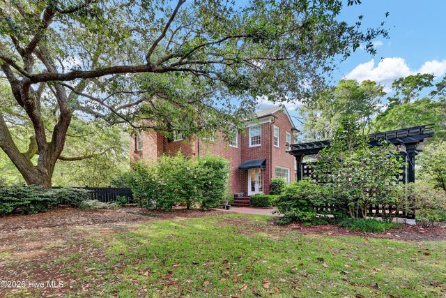 1411 Live Oak Parkway, Wilmington, NC 28403