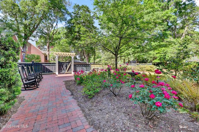 1411 Live Oak Parkway, Wilmington, NC 28403
