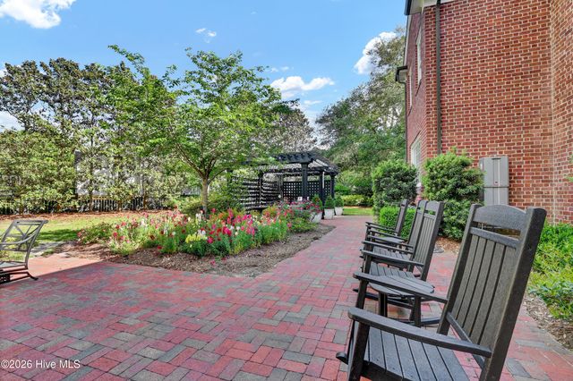 1411 Live Oak Parkway, Wilmington, NC 28403