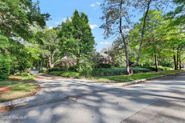 1411 Live Oak Parkway, Wilmington, NC 28403