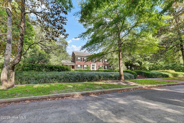 1411 Live Oak Parkway, Wilmington, NC 28403