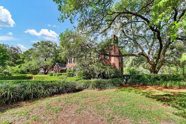 1411 Live Oak Parkway, Wilmington, NC 28403