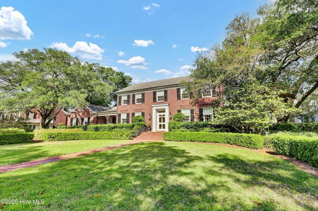 1411 Live Oak Parkway, Wilmington, NC 28403