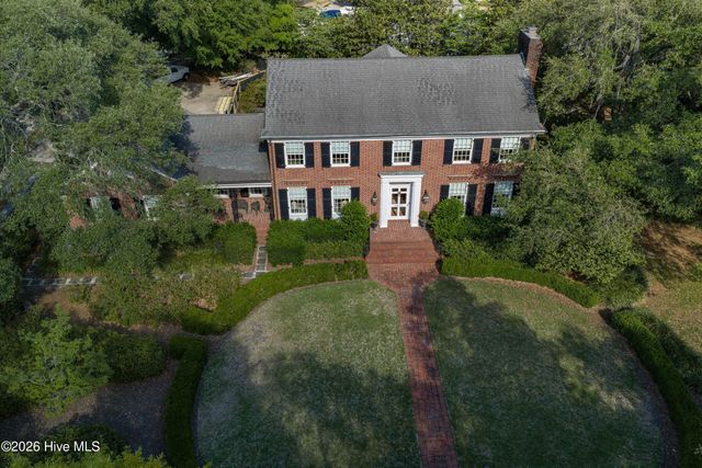 1411 Live Oak Parkway, Wilmington, NC 28403