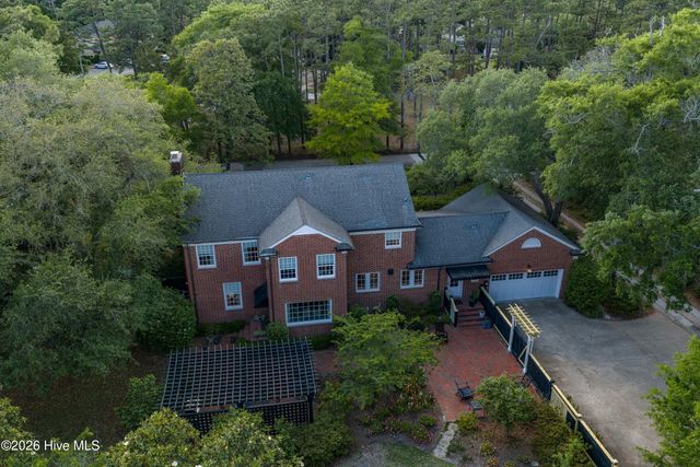 1411 Live Oak Parkway, Wilmington, NC 28403