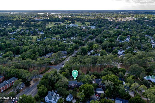 1411 Live Oak Parkway, Wilmington, NC 28403