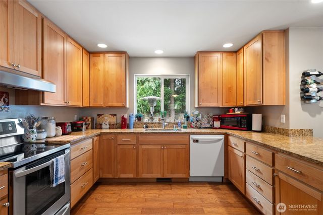 8992 Denise Place NE, Bremerton, WA 98311