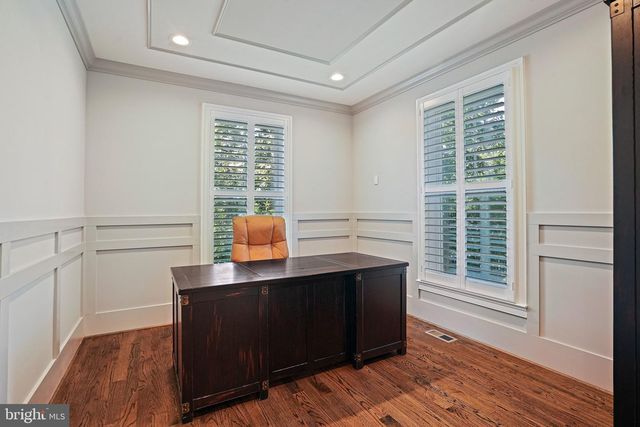 6941 WINTERBERRY LN, Bethesda, MD 20817