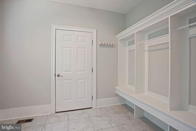 6941 WINTERBERRY LN, Bethesda, MD 20817