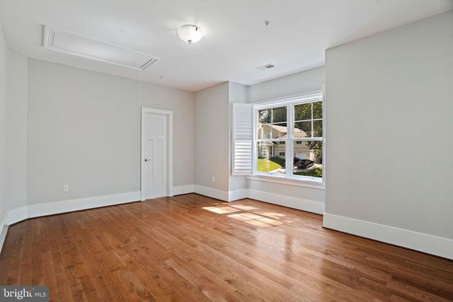 6941 WINTERBERRY LN, Bethesda, MD 20817