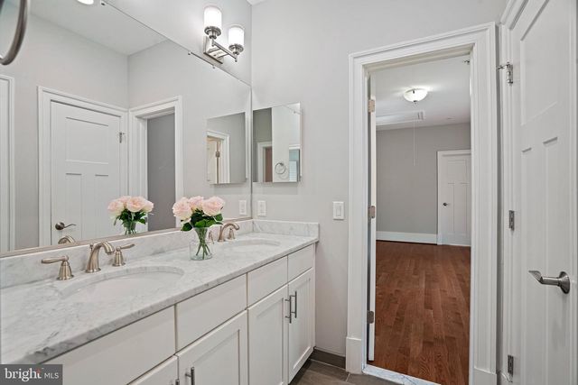 6941 WINTERBERRY LN, Bethesda, MD 20817