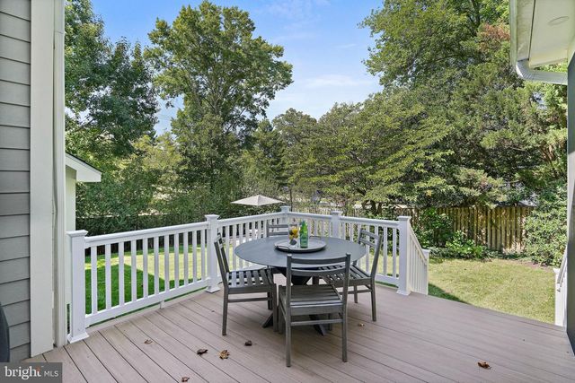 6941 WINTERBERRY LN, Bethesda, MD 20817