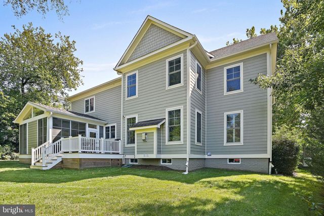 6941 WINTERBERRY LN, Bethesda, MD 20817