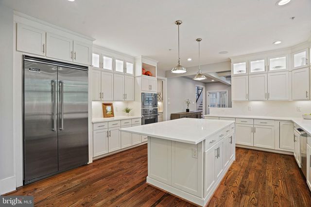 6941 WINTERBERRY LN, Bethesda, MD 20817