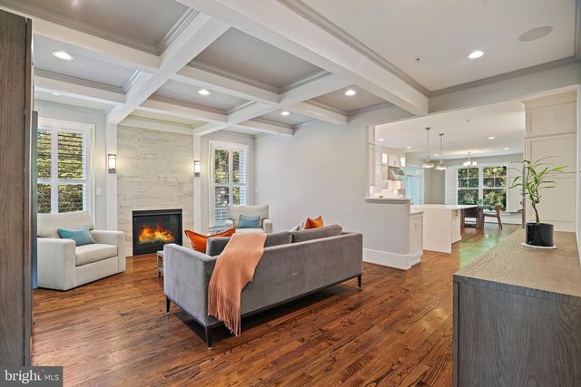 6941 WINTERBERRY LN, Bethesda, MD 20817