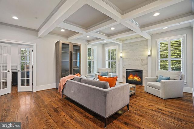 6941 WINTERBERRY LN, Bethesda, MD 20817