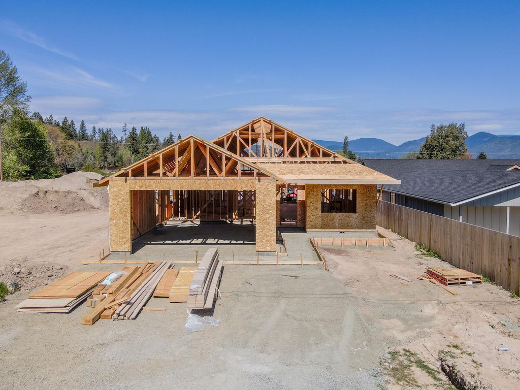 2736 Denton Trail, Grants Pass, OR 97527