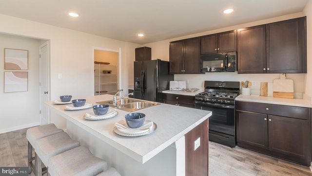 319 MONTEREY DR, Egg Harbor Township, NJ 08234