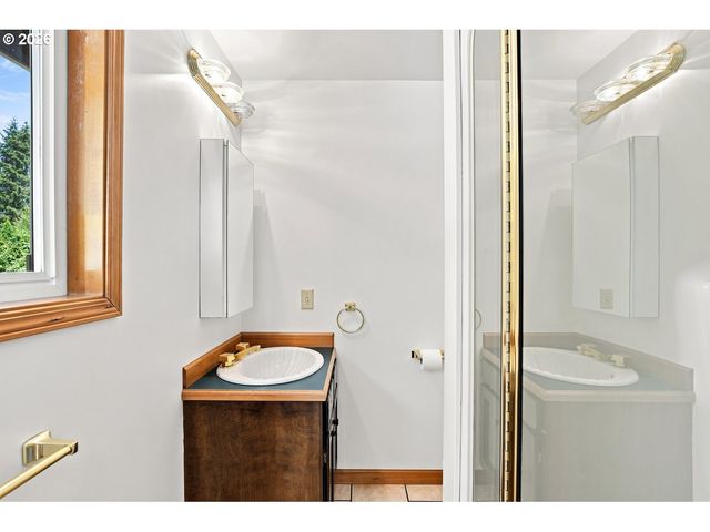 1011 Nw 405TH St, Woodland, WA 98674