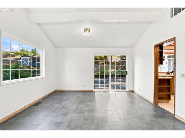 1011 Nw 405TH St, Woodland, WA 98674