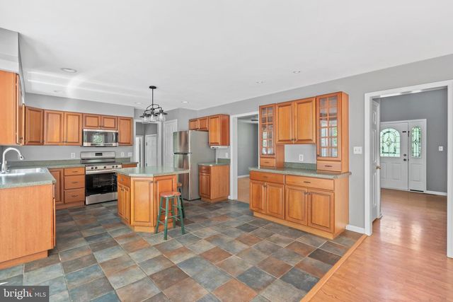 407 HALLOWELL AVENUE, Horsham, PA 19044