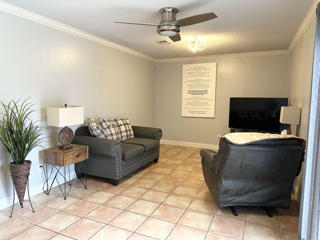 613 Mayflower Avenue, Fort Walton Beach, FL 32547