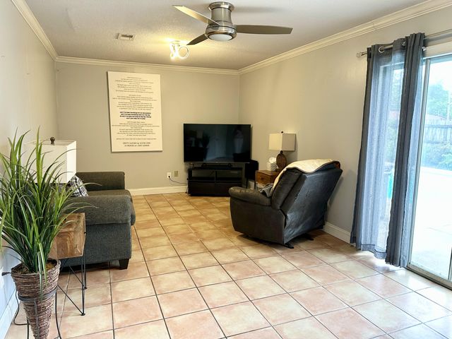 613 Mayflower Avenue, Fort Walton Beach, FL 32547
