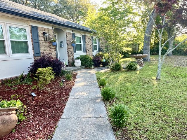 613 Mayflower Avenue, Fort Walton Beach, FL 32547