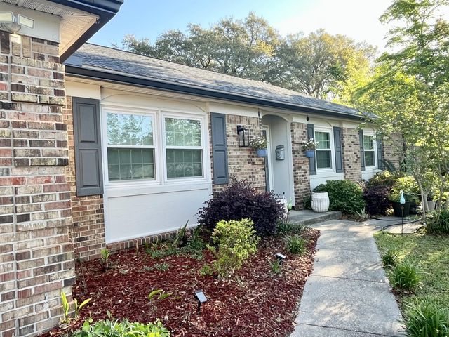 613 Mayflower Avenue, Fort Walton Beach, FL 32547