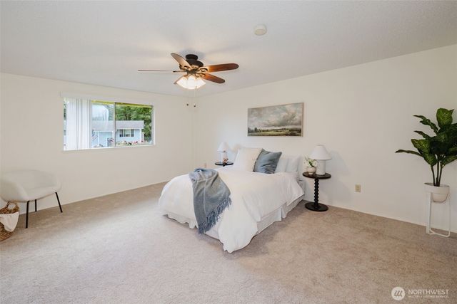 735 NW Firglade Drive, Bremerton, WA 98311