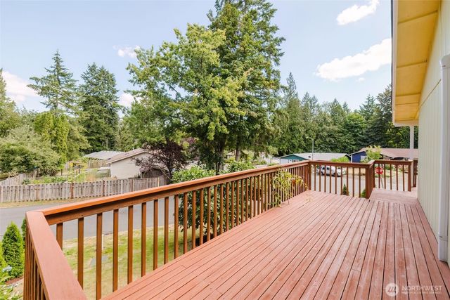 735 NW Firglade Drive, Bremerton, WA 98311