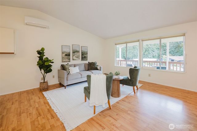 735 NW Firglade Drive, Bremerton, WA 98311