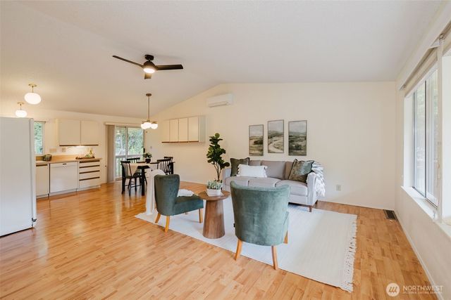 735 NW Firglade Drive, Bremerton, WA 98311