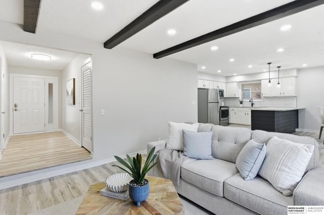 21416 Shamrock Circle, Omaha, NE 68022