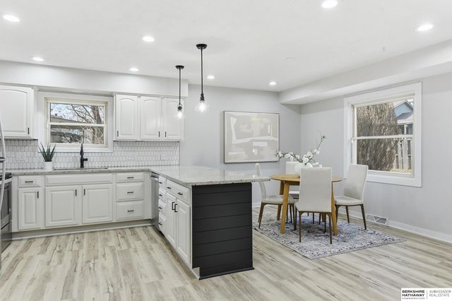 21416 Shamrock Circle, Omaha, NE 68022