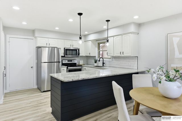 21416 Shamrock Circle, Omaha, NE 68022