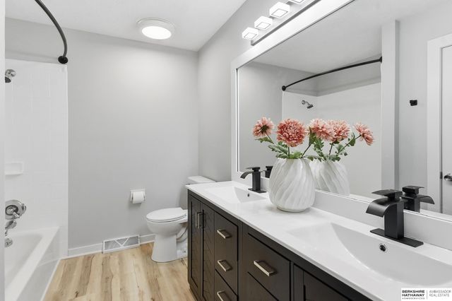 21416 Shamrock Circle, Omaha, NE 68022