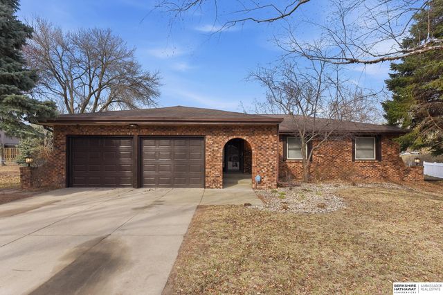 21416 Shamrock Circle, Omaha, NE 68022