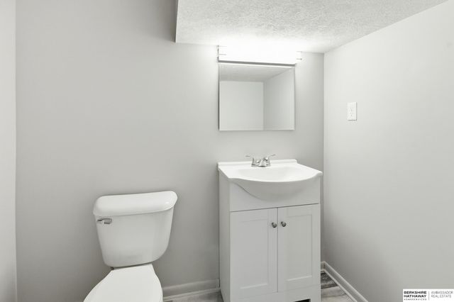 21416 Shamrock Circle, Omaha, NE 68022