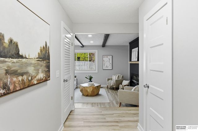 21416 Shamrock Circle, Omaha, NE 68022