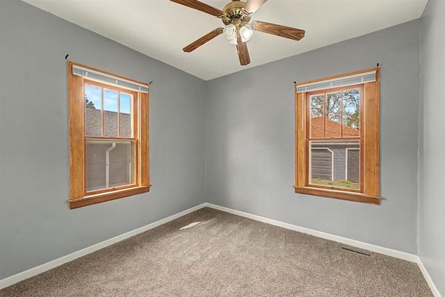 1012 Pershing St, Salina, KS 67401