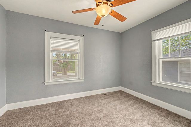 1012 Pershing St, Salina, KS 67401
