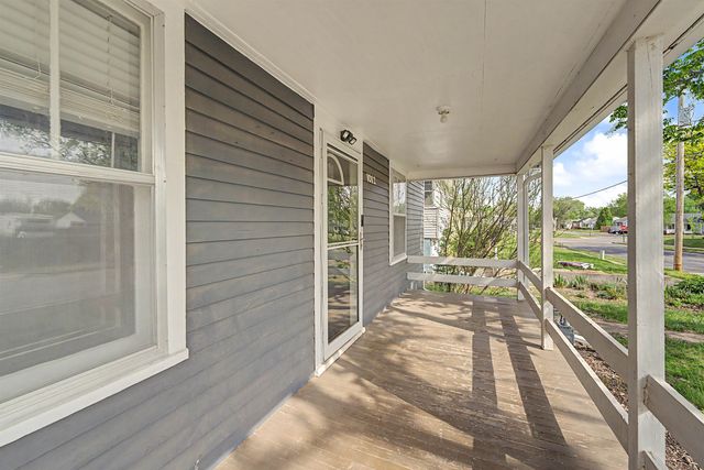 1012 Pershing St, Salina, KS 67401